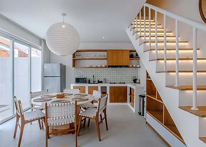 Apartment A.k.a Townhouse *
